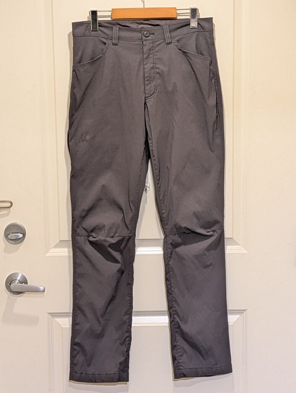 EUC Eddie Bauer 32x32 Men's Grey Tech Performance Water Resistant Hiking Pants
